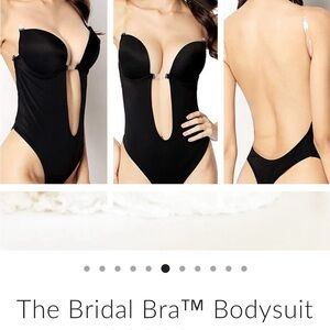 Black Plunge Bra with Form-Fitting Silhouette‎